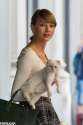 Taylor-Swift-Carrying-Her-Cat-NYC.jpg