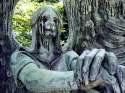 Creepy_angel_statue_003.jpg