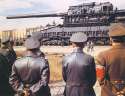 The+Heavy+Gustav,+Hitler+and+generals+inspecting+the+largest-caliber+rifled+weapon+ever+used+in+combat,+1941.jpg