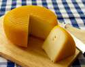 port-salut-cheese-cut.jpg