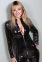 melissa-rauch-in-a-leather-outfit-photo-u1.jpg