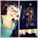 joey_king_with_glasses_Bi96bCT4.sized.jpg