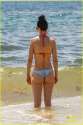 krysten-ritter-bikini-body-in-mexico-02.jpg