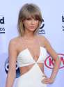 Taylor-Swift_portrait_w674.jpg
