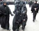 Muslim-girls-being-lead-off-in-chains-to-meet-their-new-husbands - Kopie.jpg