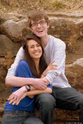 o-BOYFRIEND-SHAVES-HEAD-FOR-GIRLFRIEND-WITH-CANCER-570.jpg