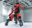 kuratas-mobile-suit-mecha-robot-you-can-actually-ride.jpg