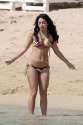 vanessahudgens_hawaii_jan252012_ (63).jpg