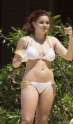 32E1089A00000578-3525463-Working_on_that_tan_The_star_made_sure_to_get_plenty_of_sun-a-38_1459941615495.jpg