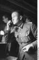 Bundesarchiv_Bild_101I-278-0890-09,_Russland,_Oberst_am_Telefon-2.jpg