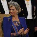 Maxima-Reina-Tiara-Zafiros-AFP_CLAIMA20130430_0124_14.jpg