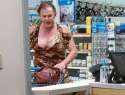 there_are_some_odd_people_who_shop_at_walmart_640_13.jpg