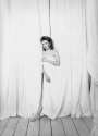 001-women-emma-thompson-bw-shoot-www.huy.com.ua.jpg