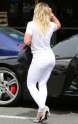 Hilary-Duff-Booty-in-Ripped-Jeans--10.jpg