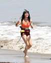 maisie-williams-malibu-be(...).png