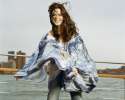 Catherine_Zeta-Jones1280x1024-122.jpg