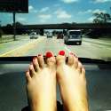 victoria-justice-barefeet-selfie.jpg