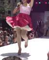 Ariana Grande (2).gif