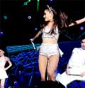 Ariana Grande (5).gif