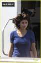 selena-gomez-hair-curlers-on-parental-guidance-set-08.jpg