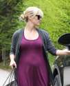 Reese-Witherspoon-ran-errands-Brentwood-wearing-her-hair-bun.jpg