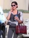 Ashley-Greene-in-leggings--12.jpg