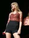 Taylor-Swift-Cameltoe.jpg