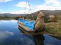 800px-Reed_Islands_of_Lake_Titicaca_-b.jpg