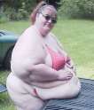 fat_chick_by_applesugar101.jpg