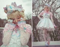 3588166_bee-scuit-sweet-lolita-model-angelic-pretty-FTWR-loobook.jpg