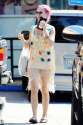 Katy-Perry-Panty-Peek-At-A-Gas-Station-01.jpg