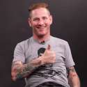 coreytaylor-thumbsup.jpg