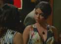 haley-modern-family-black-pendant-necklace-sarah-hyland[1].jpg