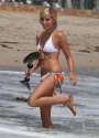AshleyTisdale_Beach_461.jpg