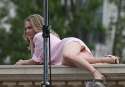 Amanda-Seyfried-Upskirt-30.jpg