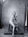 1448893806-syn-esq-1448888568-pirelli-calendar-2016-december-amy-schumer.jpg