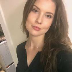 amanda cerny.jpg