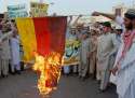 muslims-burn-german-flag.jpg
