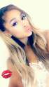 Ariana GrandeB8LDg.jpg