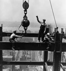 construction-workers-high-manhattan.jpg