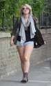 melissa-suffield-short-shorts-candids-starbucks-london-wallpaper-1946698161.jpg