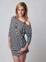 emma-watson-con-un-mini-vestido-a-rayas.jpg