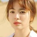 kecantikan-closeup-song-hye-kyo-dots3.jpg