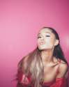 Ariana GrandeHac.jpg