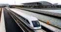 A_maglev_train_coming_out,_Pudong_International_Airport,_Shanghai.jpg