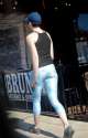 anne-hathaway-street-style-in-spandex-out-in-los-angeles-february-2014_4.jpg