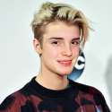 justin-bieber-celebrity-hair-changes-2-1.jpg