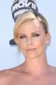 20806-charlize-theron-2008-mtv-movie-awards-arriva.jpg