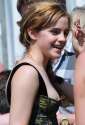 emma_watson_glastonbury_music_festival_6_25_2010_DwAufbV.sized.jpg