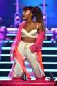 picturepub.net Ariana Grande 20160828 Show (1).jpg